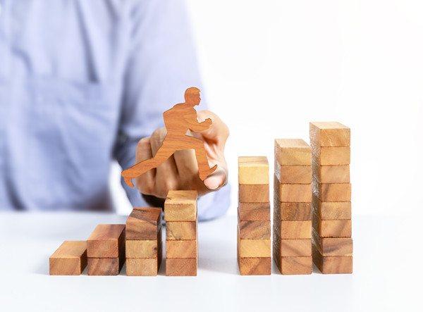 企業(yè)戰(zhàn)略規(guī)劃的步驟是什么？如何落地實(shí)施？