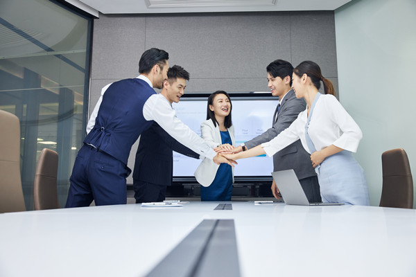 如何通過人力資源管理計劃支持年度經(jīng)營計劃？