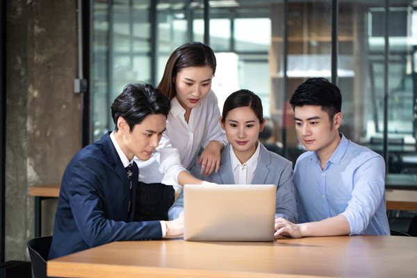 全面薪酬戰(zhàn)略實(shí)施：提升員工滿(mǎn)意度，提升企業(yè)績(jī)效