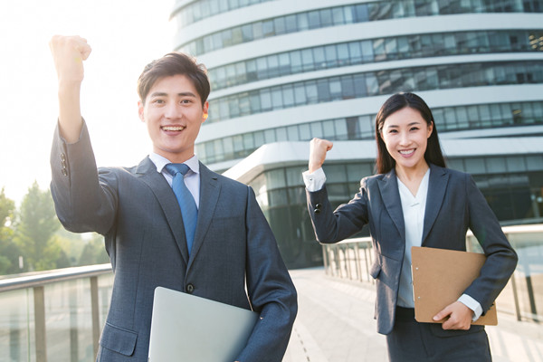 集團管控：統(tǒng)一策略、優(yōu)化運營、提升效率