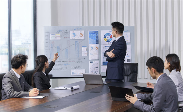 強化集團風(fēng)險防控，確保穩(wěn)健運營，守護企業(yè)安全