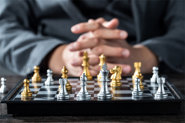 靈活調(diào)整企業(yè)戰(zhàn)略，應(yīng)對(duì)市場(chǎng)變化實(shí)現(xiàn)穩(wěn)健發(fā)展