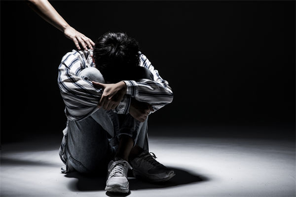 女子漏接電話被市監(jiān)所工作人員辱罵，人力資源管理有何感悟？