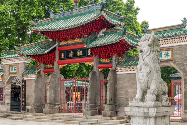 佛山戰(zhàn)略咨詢公司如何為企業(yè)定制長遠戰(zhàn)略規(guī)劃？