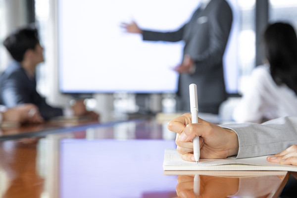 企業(yè)的會議管理制度不完善，如同虛設(shè)怎么辦？
