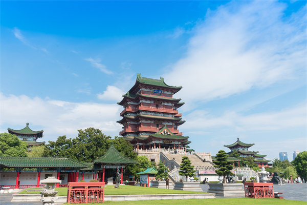 企業(yè)如何借助南昌戰(zhàn)略咨詢公司把握市場機遇與趨勢？