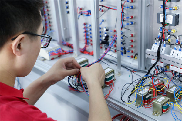 哪些行業(yè)人才火爆就業(yè)市場(chǎng)？人力資源管理有何啟發(fā)？