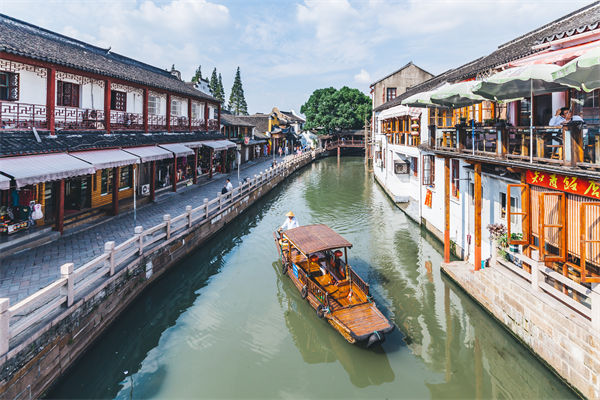 以文化賦能經(jīng)濟社會發(fā)展，企業(yè)營銷管理對此有何啟發(fā)？
