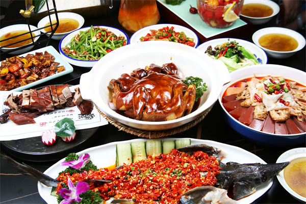 今年擴(kuò)消費(fèi)怎么干？各大企業(yè)如何根據(jù)政策發(fā)力？