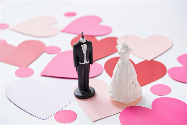 5月10日起結(jié)婚離婚不需要戶口本，人力資源怎么看？
