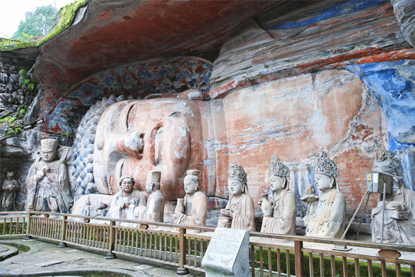 重慶戰(zhàn)略咨詢公司怎樣幫企業(yè)撕開(kāi)市場(chǎng)競(jìng)爭(zhēng)的突破口？