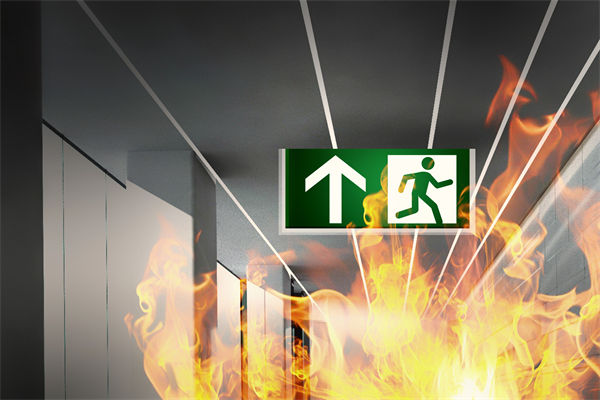 山東化工廠爆炸后樓房?jī)H?？蚣?，對(duì)制造業(yè)有何啟示？