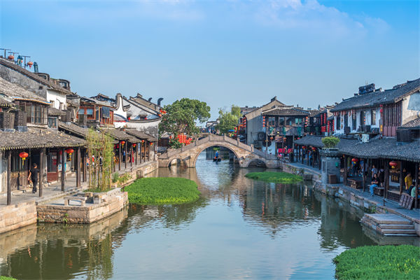 戰(zhàn)略規(guī)劃分析：村民不滿古鎮(zhèn)收門票，指引游客逃票