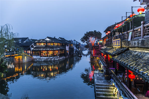 戰(zhàn)略規(guī)劃分析：村民不滿古鎮(zhèn)收門(mén)票，指引游客逃票