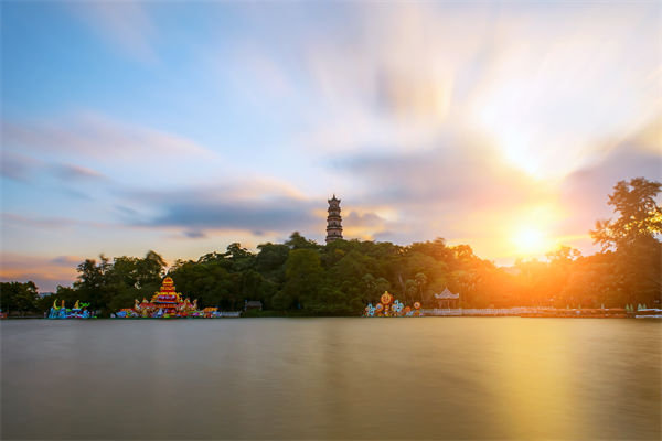 企業(yè)擴(kuò)張遇管理瓶頸增長(zhǎng)停滯，惠州管理咨詢能劈開(kāi)困局嗎？